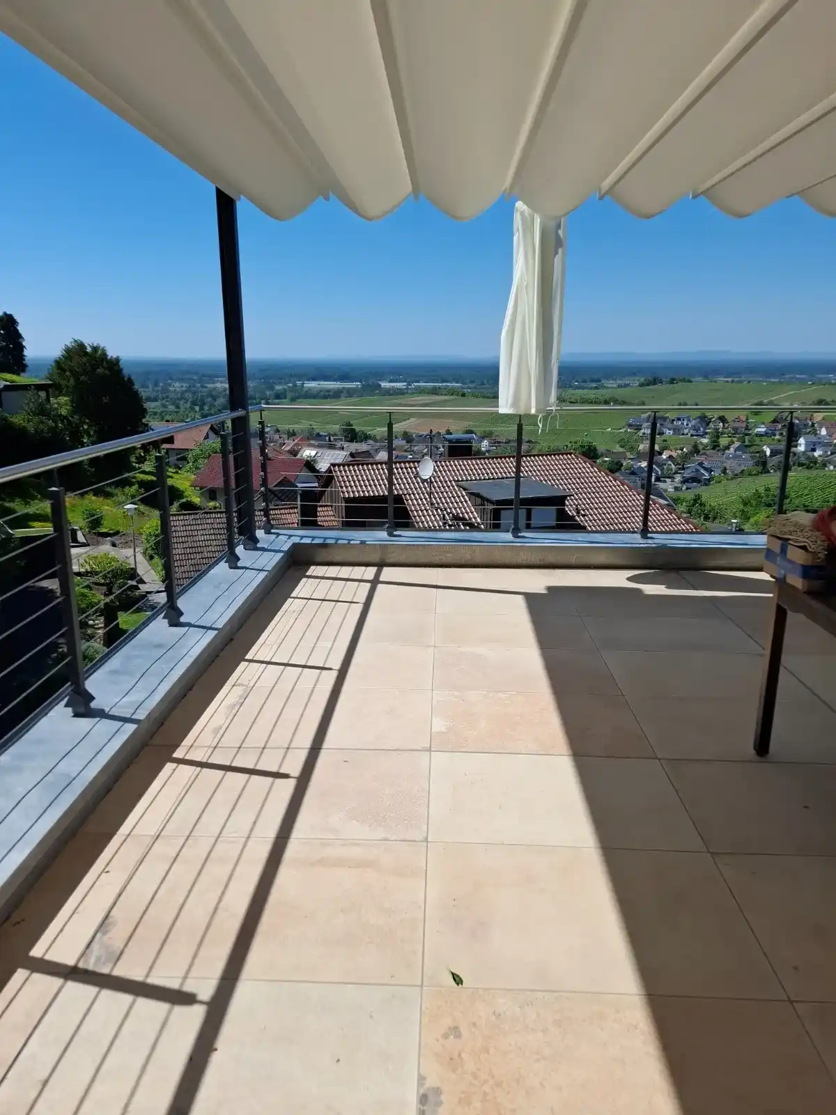 Exklusiver Edelstahl-Balkon